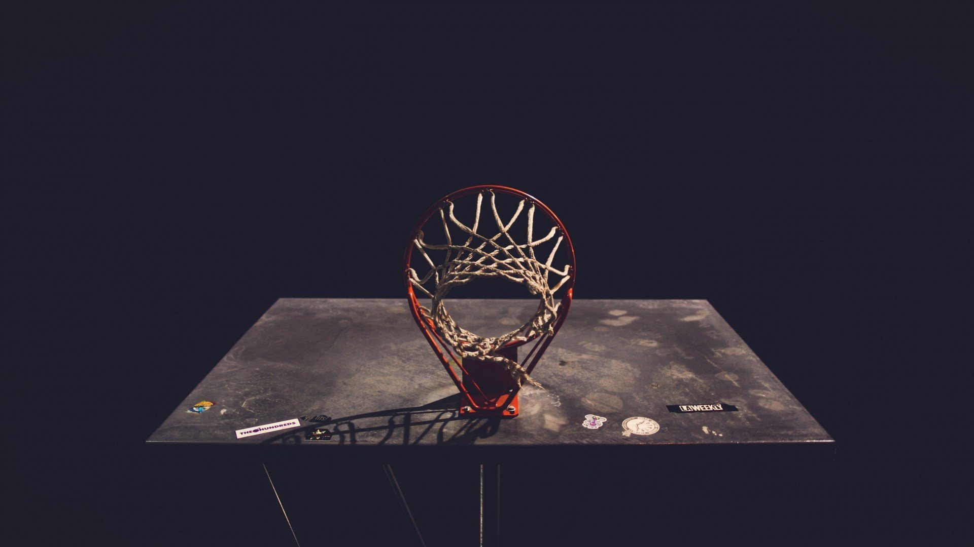 开云体育官网-英雄迟暮与老将新生,莫德里奇点球绝杀,梅西遭遇联赛三连败,魔笛点杀映衬英雄迟暮,梅西三连败见证老将新生